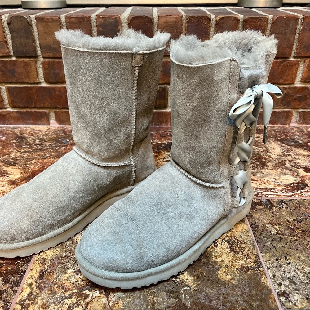 Women’s UGG Boots-Grey